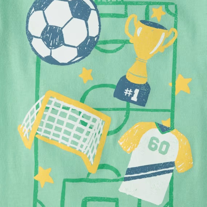 Camiseta verde con diseño de fútbol para niño