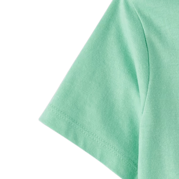 Camiseta verde con diseño de fútbol para niño