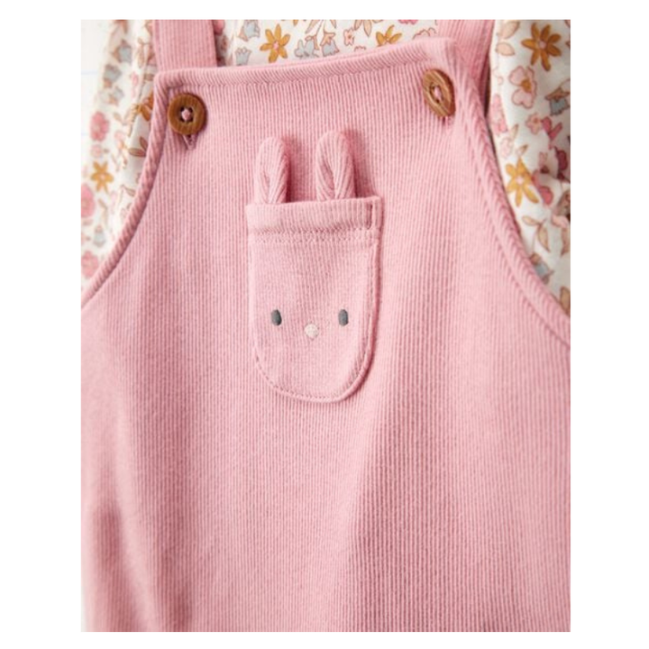 Conjunto 2 piezas, overol con blusa manga larga detalle conejito