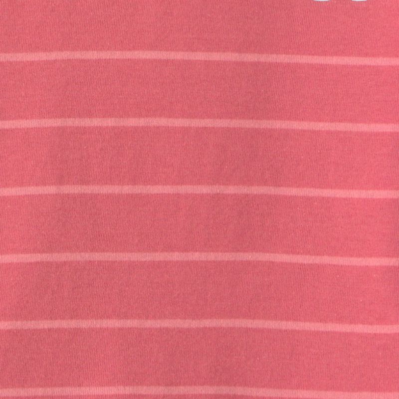 Conjunto de camiseta y short a rayas para niño