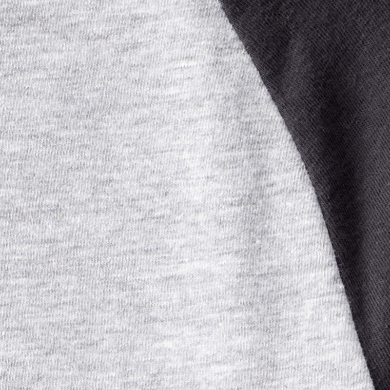 Camiseta manga larga gris con mangas negro para niño