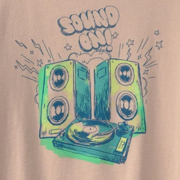 Camiseta con estampado musical para niño