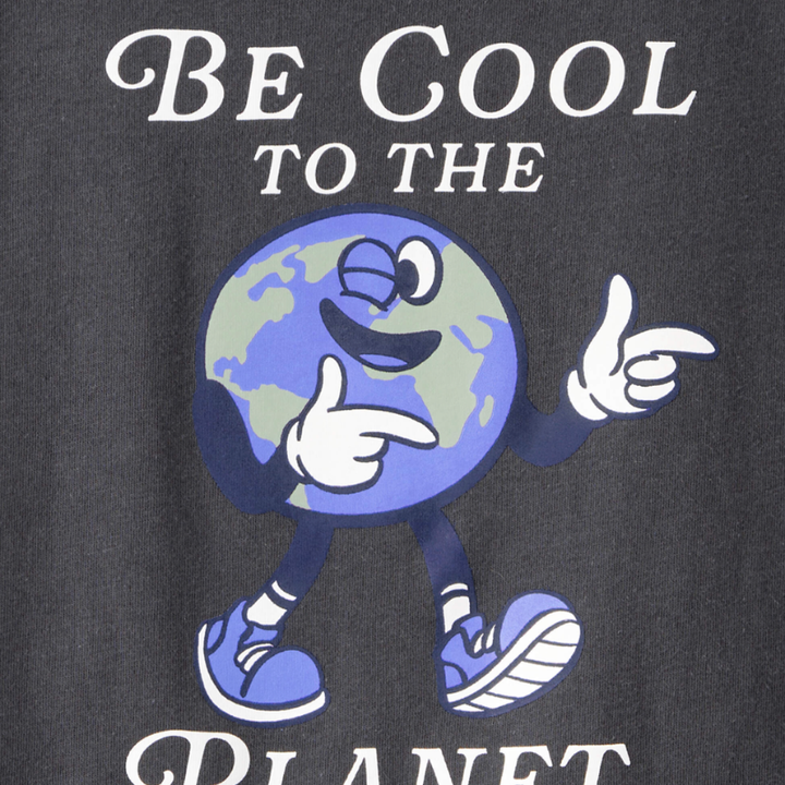 Camiseta para niño con estampado del planeta "Be Cool to the Planet"