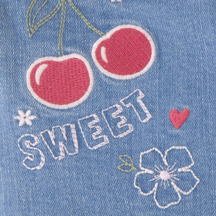 Short de mezclilla para niña con bordado de cerezas