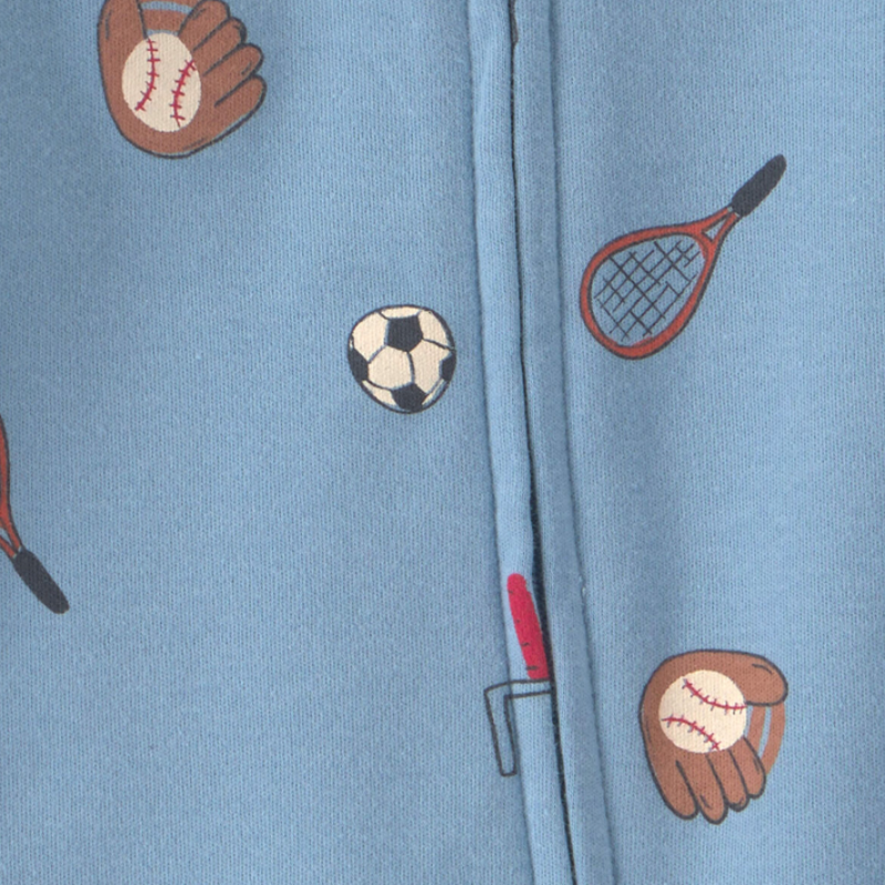 Pijama 1 pieza azul con diseño de deportes para bebito