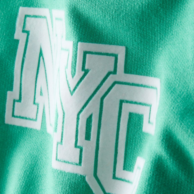 Conjunto 3 piezas suéter verde, body rayado y pantalón