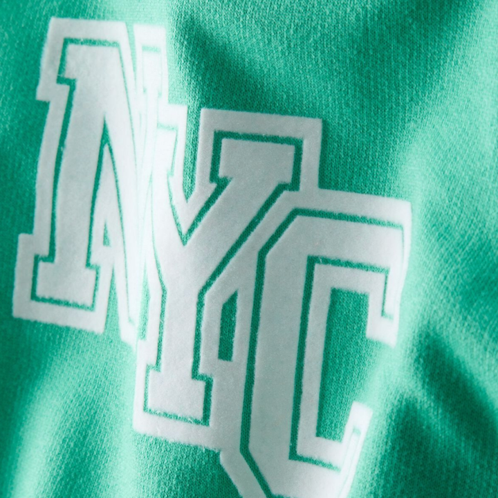 Conjunto 3 piezas suéter verde, body rayado y pantalón