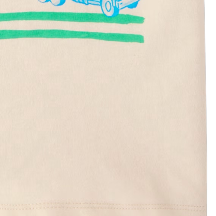 Camiseta marfil con vehículos de construcción para niño